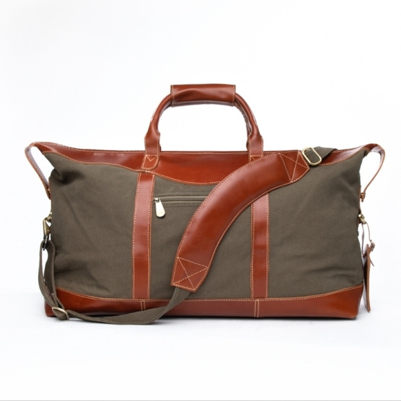 Canyon outback Other - Canyon Outback Pine Canyon leather canvas duffel bag in forest green And cognac